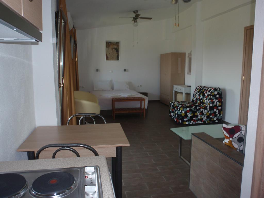 Petrouda'S Apartments Samothraki Ngoại thất bức ảnh